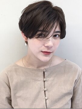 サーカス バイ ビュートリアム 青山(CIRCUS by BEAUTRIUM) ショートヘア　ひし形シルエット　ニュアンスパーマショート