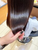 ノイズ オオサカ(NOISM)&nbsp;艶カラー×地毛風縮毛矯正♪　レイヤーカット