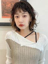 ハニーシブヤ(HONEY shibuya)&nbsp;カジュアルパーマスタイルレイヤーミディインナーカラー