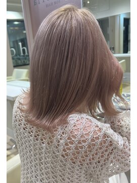 ユーフォリア 新宿店(Euphoria) ホワイトピンクベージュ