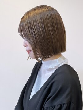 レヴィア(REVIA) レディース切りっぱなしボブ
