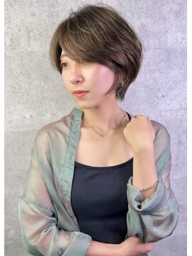 アンダーバーホワイト 泉佐野店(_WHITE) ☆大人ショートボブ×小顔カット