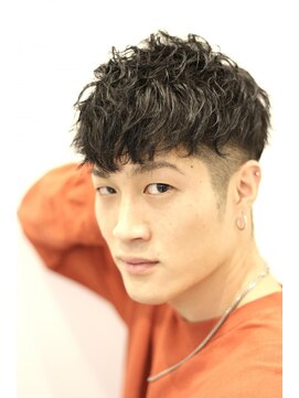 フランクスバーバー アンド ビアークラブ(FRANK'S BARBER and BEER CLUB) ツイストスパイラル