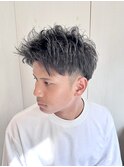 メンズビジネスショートツーブロックアップバング眉毛カット黒髪