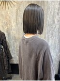 秋冬人気・極細ハイライト切りっぱなしボブ