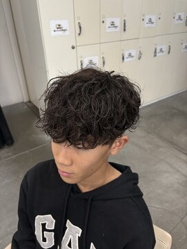 バース バイ ハピネス(BIRTH by happiness) シャドウパーマ/スパイラルパーマ/波巻きパーマ