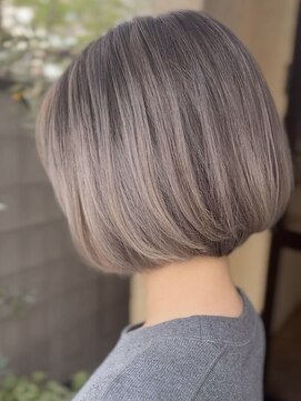 アオゾラヘアー フジサキグウ(AOZORA HAIR FUJISAKIGU) 白髪ぼかしハイライト ミルクティー グレージュ ボブ 30代40代