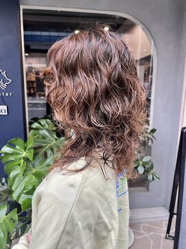 ドッグスター(dog star) ハードパーマくせ毛風ミディアムレイヤー 登戸/向ヶ丘遊園