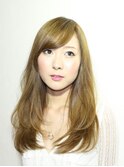 カワイイを演出する毛先の内巻きストレート