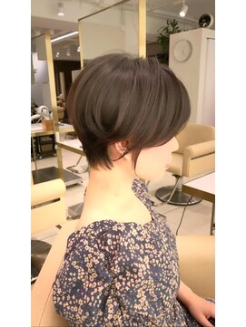 アンド ストーリーズ(&STORIES) 大人可愛い小顔ひし形クビレ丸みボブ20代30代大人ショート