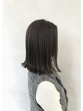 ザックラフィネ(ZACC raffine) 外ハネボブ/グレージュカラー