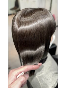 オンワン(On 1s) 艶サラボブ