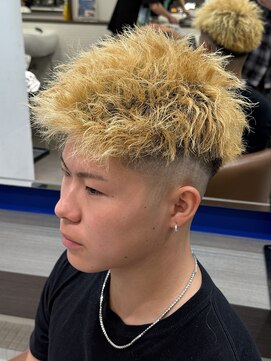 スカイシープレイス 錦糸町 ハイトーンピンツイスパ[錦糸町/メンズ/パーマ/ブリーチ]