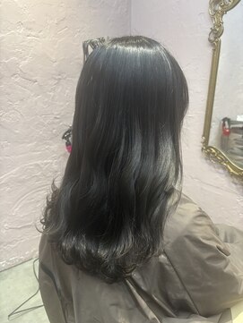 暗髪グレージュ×ロングレイヤー