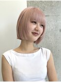 ハイトーン切りっぱなしショートボブミルクティーピンクベージュ