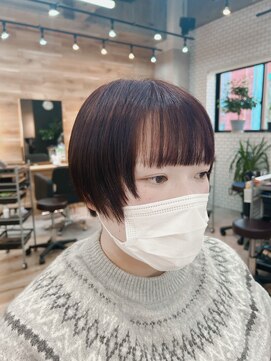 アグ ヘアー ミロ 本厚木店(Agu hair milo) 前髪ぱっつんショート×ほんのりピンク
