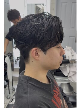 クロム トウキョウ ザ バーバーアルト 神保町店(CHROM TOKYO the Barber ALT) センターパート