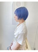 ペールブルー　ブリーチカラー　ショートカット
