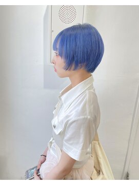 ミュー(Mu) ペールブルー　ブリーチカラー　ショートカット