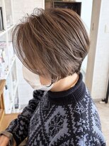 クオリア(Quaria)&nbsp;白髪ぼかしハイライト/ハンサムショート/アッシュベージュ
