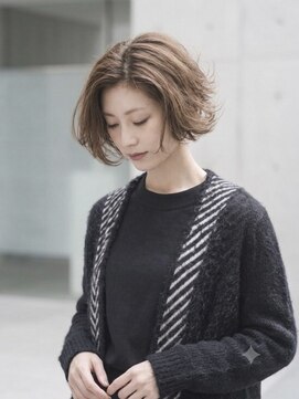 ビュートリアム 梅田(BEAUTRIUM) ショート/フレンチボブ/外ハネ/30代/40代/梅田/