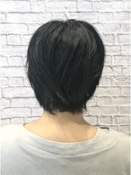 ミーティア バイ クアトロ(Meteor By QUATRO) 大人ショートヘア