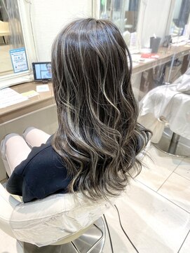 アッシュ 大泉学園店(Ash) コントラストハイライト ホワイトグレージュ【Ash大泉学園横山】