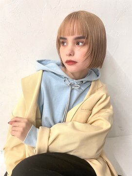 オー(Eau) ハイトーン×ショートバングミニボブ