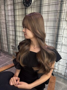 ウム(UMM) ミルクティーベージュ / レイヤーカット