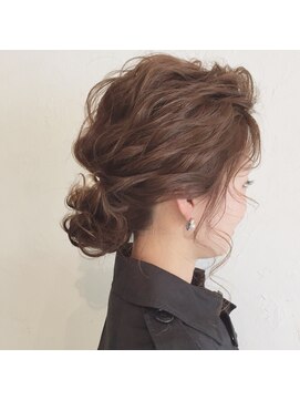 アンジュ(ange) 〔ange maco〕なみまきの前髪もアップスタイル