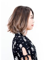 エスアンドエフ美容室 松富店(S&F) グレージュカラーのフェミニンカールミディ