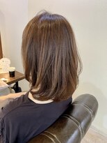 【重山】耳掛けウエーブパーマフォギーベージュスリークボブ