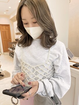 シュプール(SPUR) 大人きれいなハイトーンベージュカラー×ふんわり斜めバング