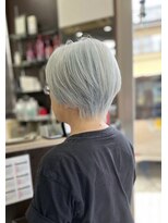 びゃんびゃん 浅水本店&nbsp;グレイヘア/ショートボブ/白髪ボカシ/イメチェン/美髪