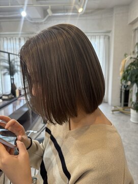 ニィ(2iee.) ベージュカラー