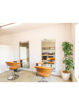 1人のスタッフが最後まで担当◎似合わせ重視のスタイリストが責任を持って担当させていただきます。