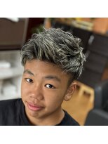 ピシャッとニ代目銀二郎 スキンフェードカット【広島/理容室/バーバー】