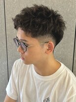 ヒュイル バイ ニアウ(Hwyl by Niau) スパイキーショートメンズカットワンカールニュアンスパーマ