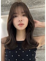 エヌアイ オモテサンドウ(ni omotesando)&nbsp;ブリーチなしオリーブベージュくびれヘア【肥田亜沙美】