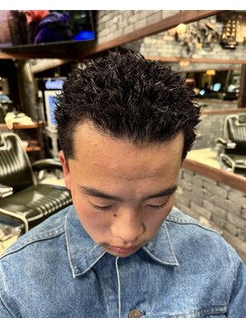 スリーセント 栄(3/cent) イージードリル/パンク/刈り上げショート/ホワイトブロンド