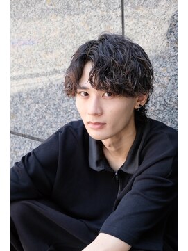 ビカム 名駅(become) 【波巻きウルフパーマ】センターパートウルフ