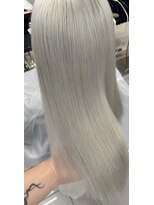 アイトーキョー 名古屋名駅(AI TOKYO)&nbsp;レイヤーカット/顔周り/韓国/ホワイト/シルバー/[名古屋/名駅]