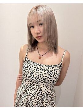 ニナ 梅田(nina) ハイトーンホワイトカラー