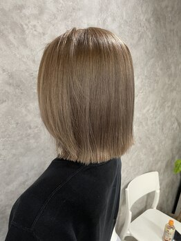 コーパル(copal)の写真/明るめグレイカラーで白髪を自然にぼかす！エイジングケアに特化したサロン。