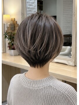 アッシュ 白楽店(Ash) グレージュ丸みショート