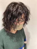 アリーズ シブヤ(ALLYS shibuya)&nbsp;スパイラルハードパーマ 暗めカラー ウェーブパーマ  ミニウルフ