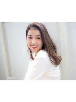 《OPEN4周年》白髪染めも楽しめる豊富なカラー剤をご用意!上品な印象や柔らかい印象にしたい方はぜひ♪