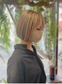 ホワイトミルクティーベージュ切りっぱなしボブ
