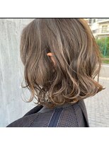 ヘアサロン ガリカ 表参道(hair salon Gallica)&nbsp;【YU-TA】ハイライトカラー/透明感べージュ/フェミニンミディ