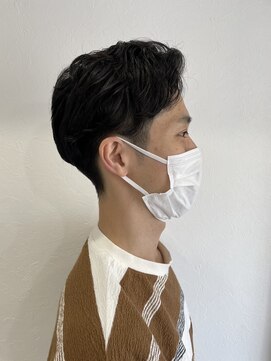 アリー(Ari-) ツーブロックショートパーマ